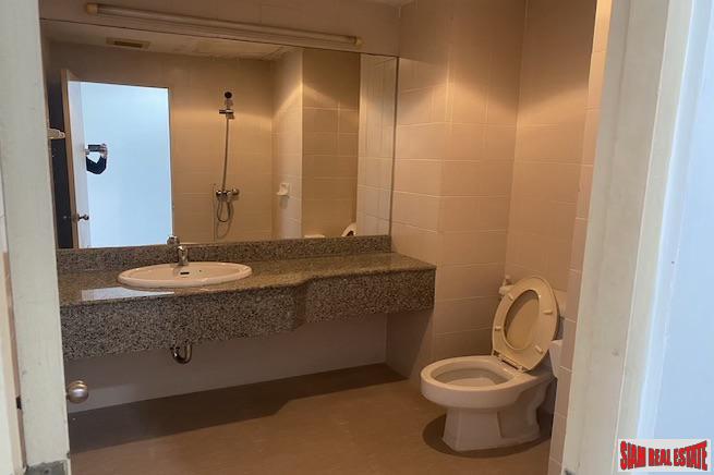 Baan Sukhumvit 36 | Large Two Bedroom Condo for Rent in Thong Lo with Unblocked City Views