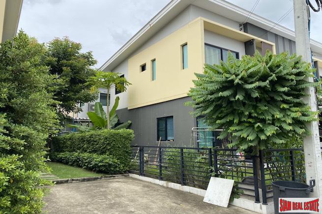 The Connect 35 | Large Two Bedroom Bright & Comfortable Townhouse for Sale in Phatthanakan-1
