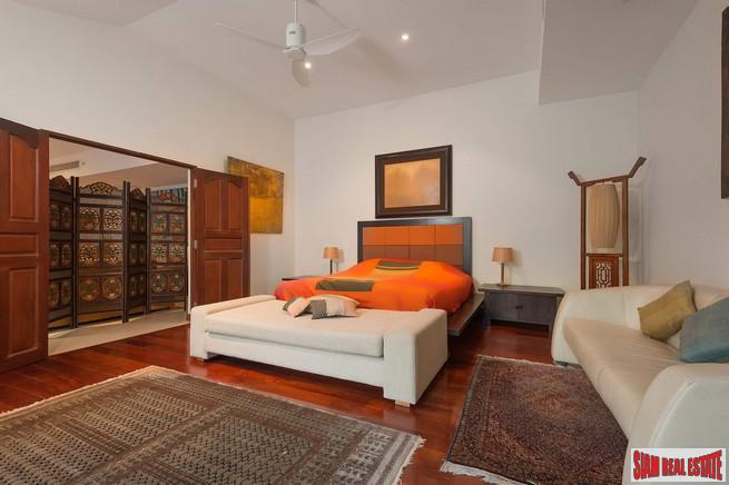 Loch Palm Courtyard | Glorious Five Bedroom Home with a Private Pool for Sale-8