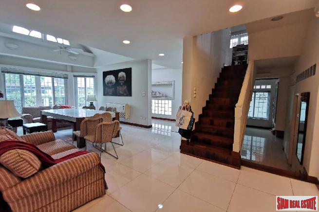 Spectacular Six Bedroom, Newly Renovated House for Rent, 500 sqm Residence at Sukhumvit 39-12