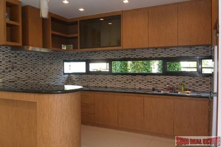 Srisuchat Grand Ville 1 | Three Bedroom House with a Private Pool in a Quiet Location on By Pass Road For Rent-1