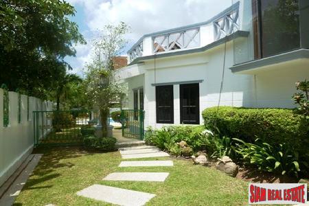 Anuphas Golf Ville | Three Bedroom Mountain View House with Pool in Kathu-2