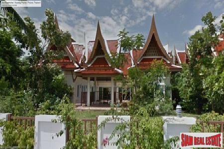 Thai-Modern Beachfront Three-Bedroom Pool Villa in Rawai-17