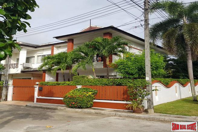 Three Bedroom Townhome in Laguna-2