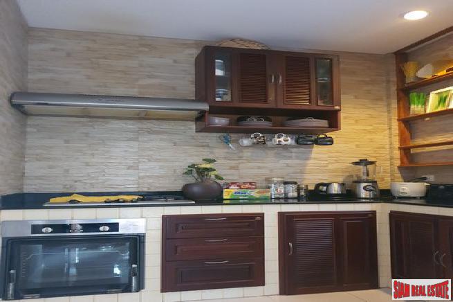 Three Bedroom Townhome in Laguna-7
