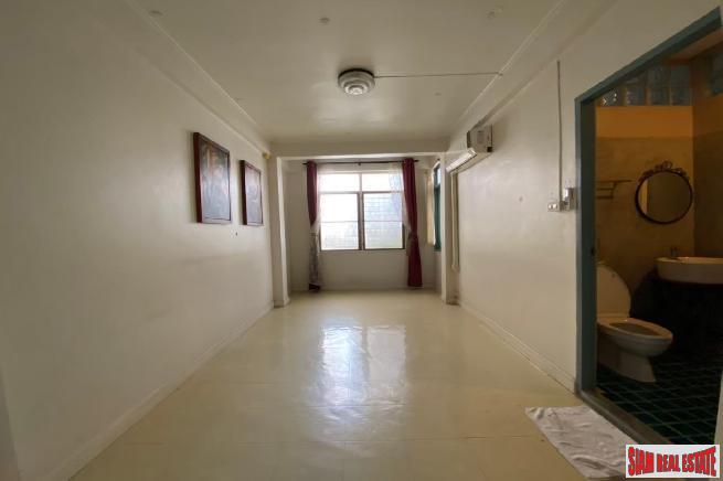 Three Bedroom 300 square meter Private House for Rent at Nana BTS-7
